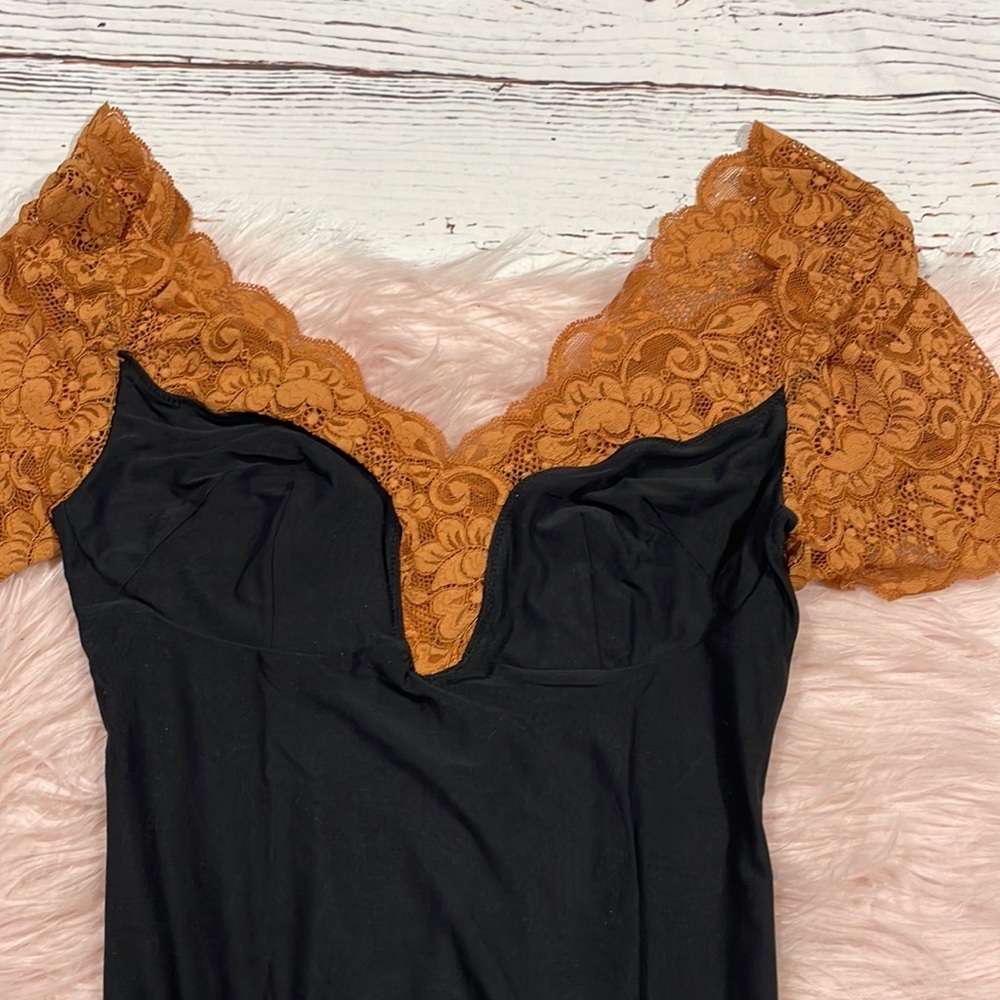 Black & Rust Lace-Trim Bodysuit - Picture 9 of 10